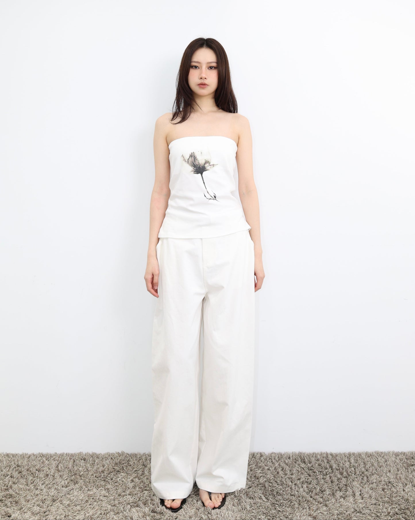 25072(3color) - 白 花朵平口開岔上衣