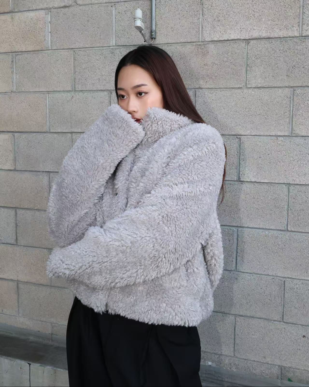 25012(2color) - 灰 羊羔毛翻領排釦外套