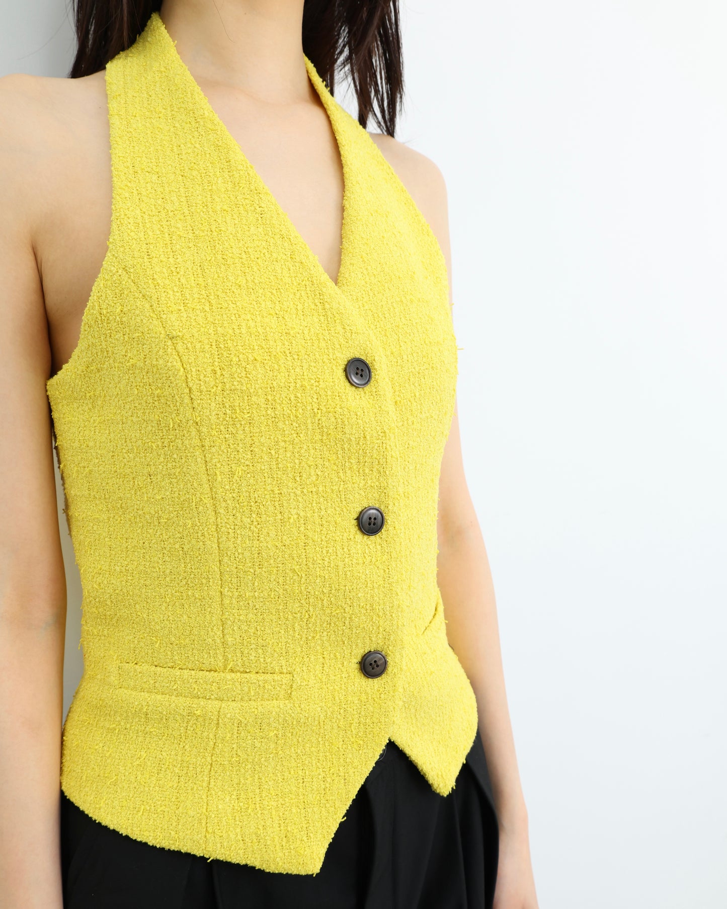 25090(2color) - 黃 繞脖排釦露背上衣