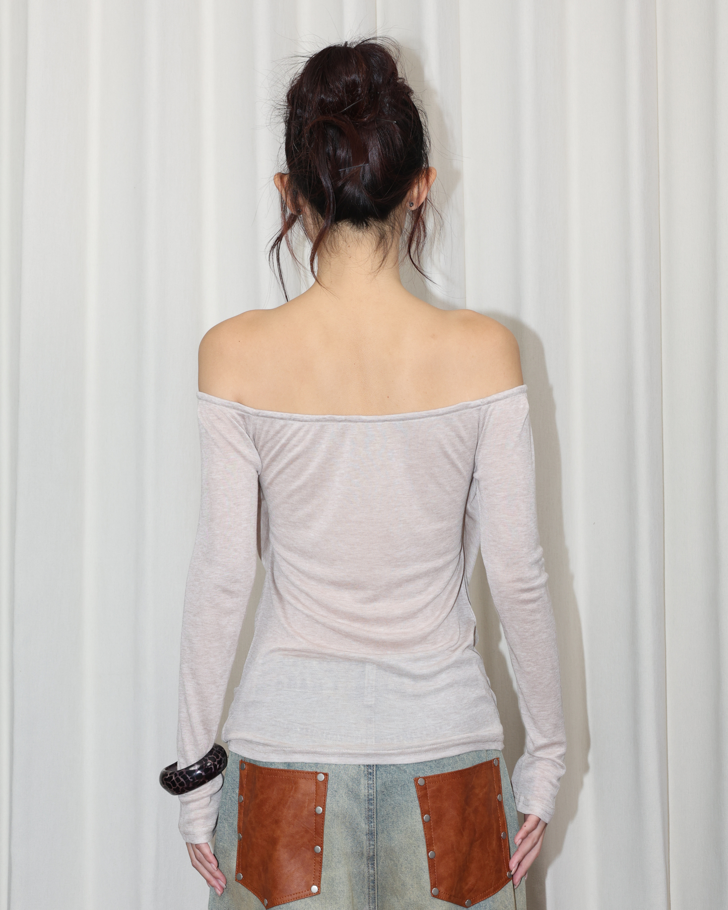 26065 - 一字領抓皺長袖上衣