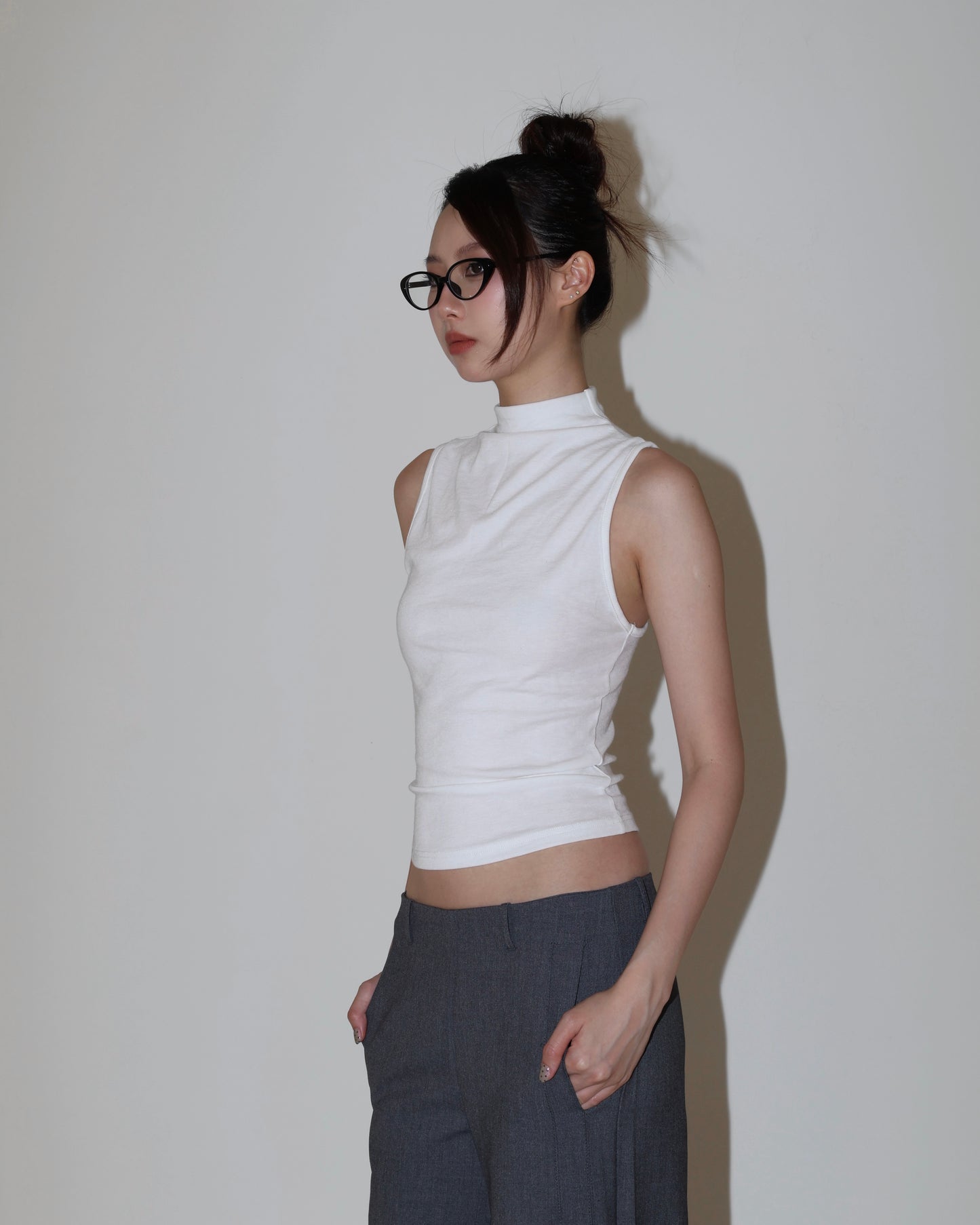 25163(3color) - 白 “超顯瘦”小高領修身背心