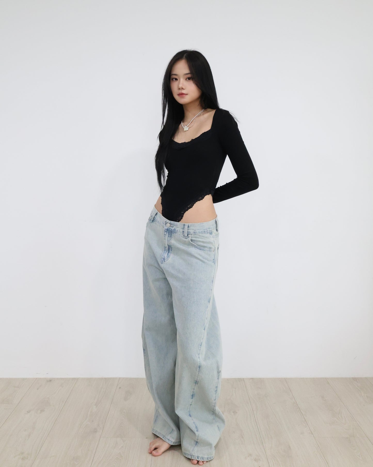 25065(2color) - 黑 蕾絲方領長袖連體上衣 (有暗扣)