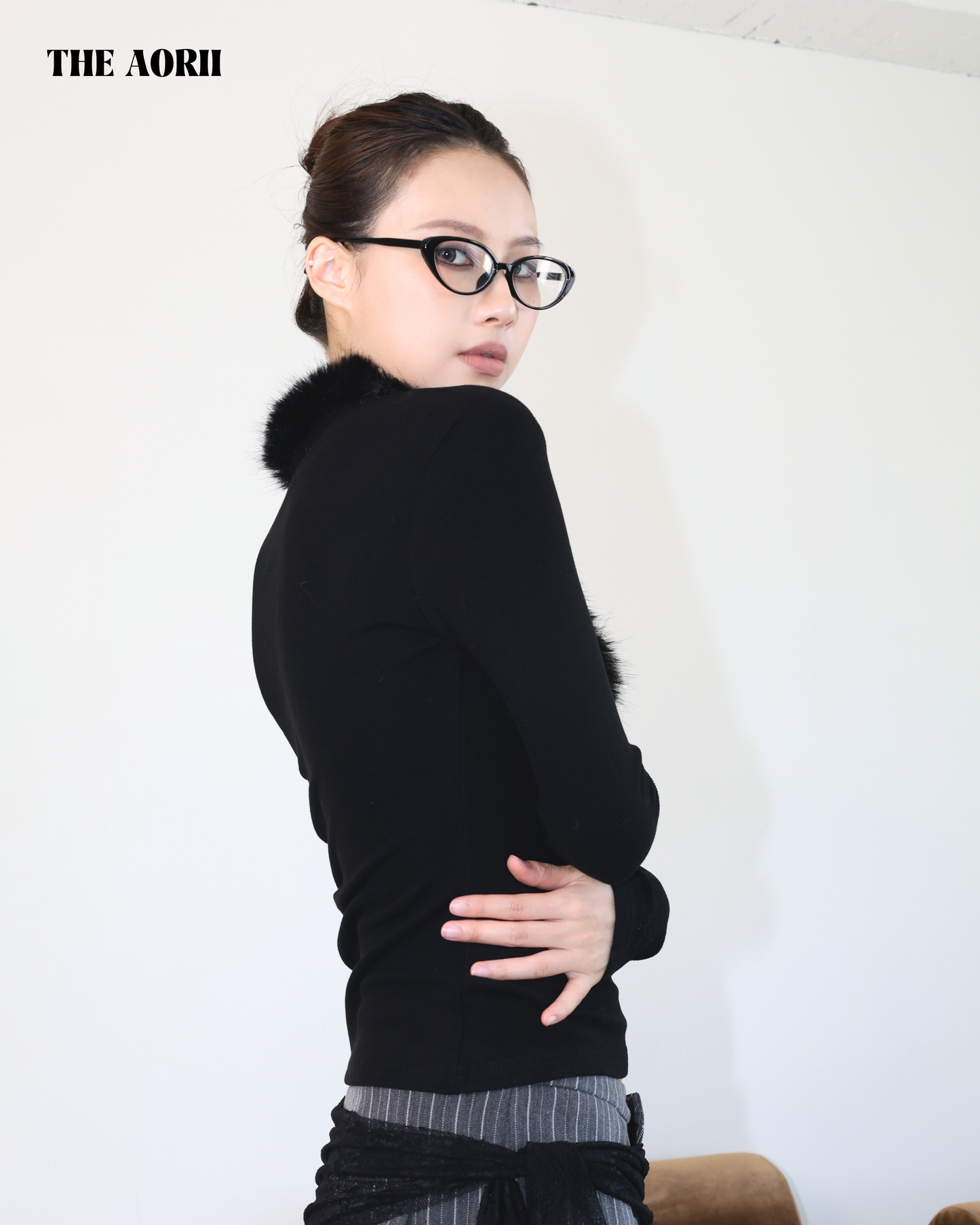 20222(2color) - 黑 毛毛Ｖ領長袖修身上衣