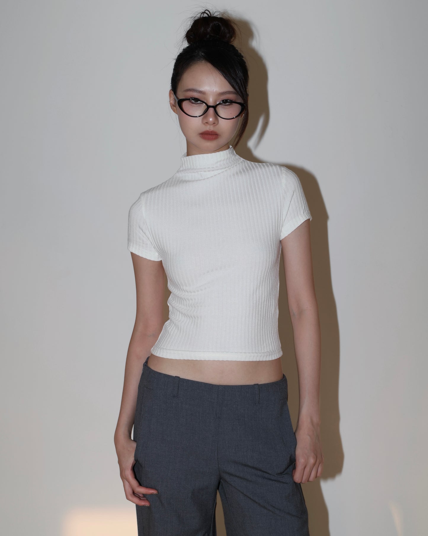 25170(2color) - 白 “熱銷回歸”小高領針織修身短版上衣