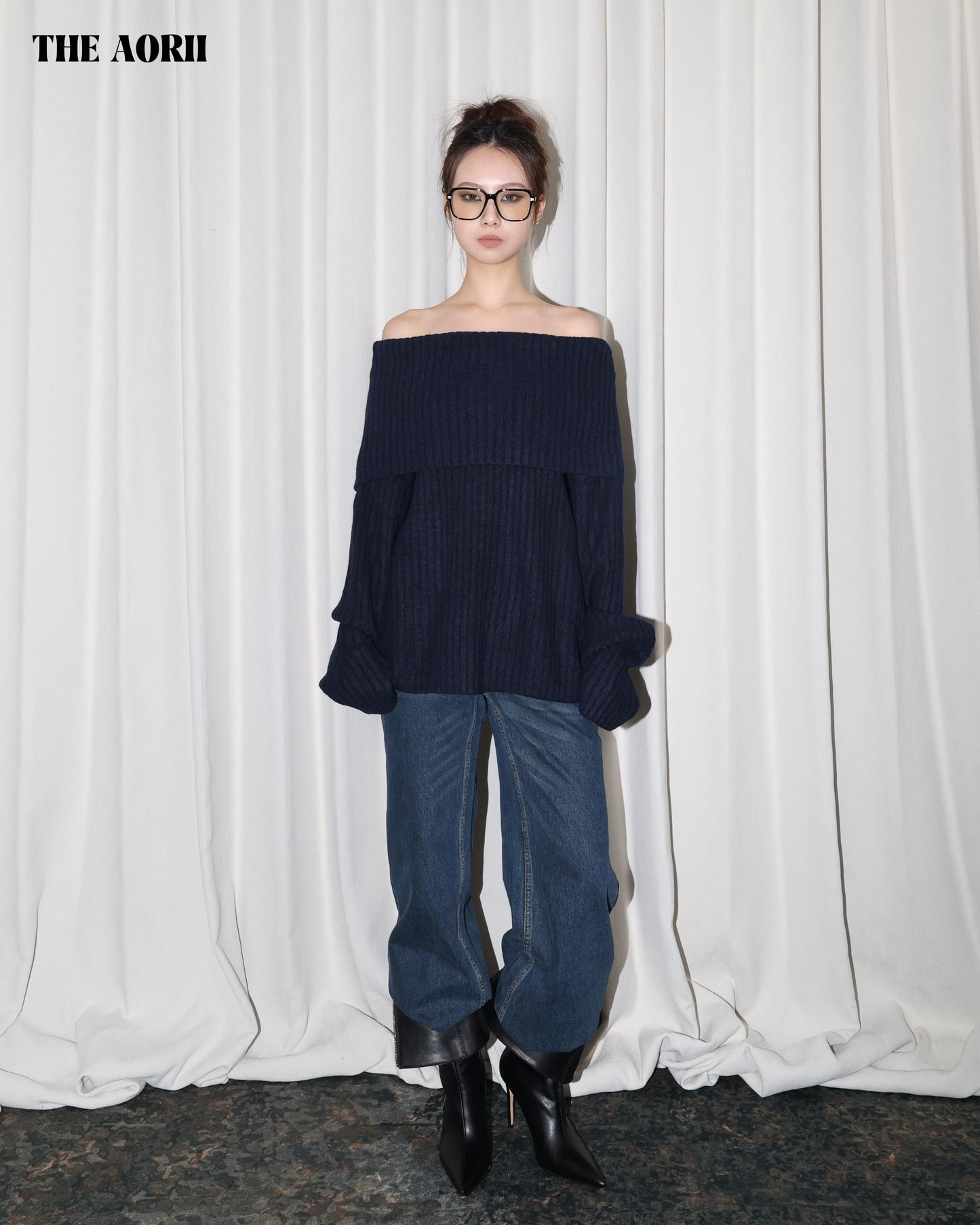 25235(2color) - 藏藍 10%羊毛反折一字領針織毛衣