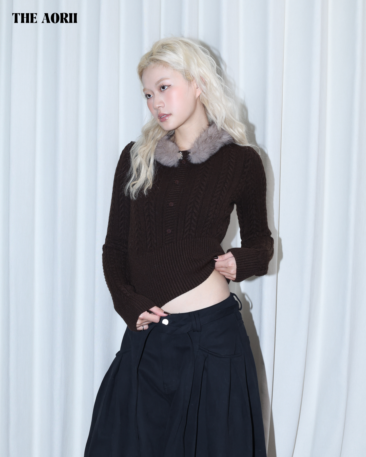 26002(2color) - 棕 毛毛針織排扣收腰長袖上衣(毛毛可拆)