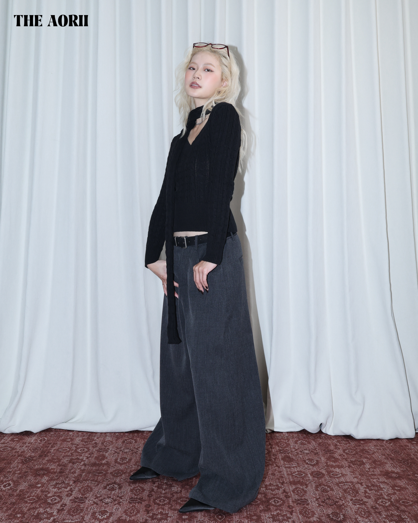 26012 (2color) - 黑 V領收腰針織長袖上衣+圍巾