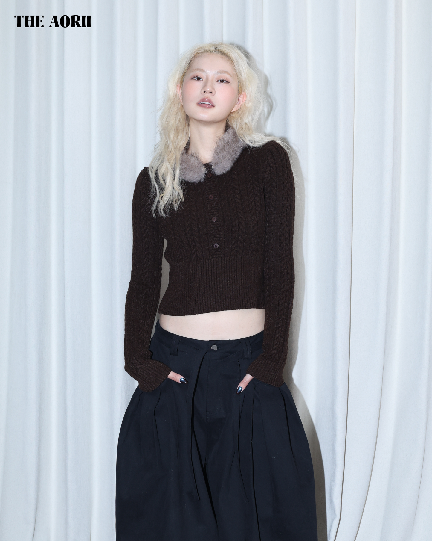 26002(2color) - 棕 毛毛針織排扣收腰長袖上衣(毛毛可拆)