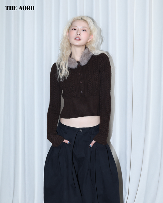 26002(2color) - 棕 毛毛針織排扣收腰長袖上衣(毛毛可拆)