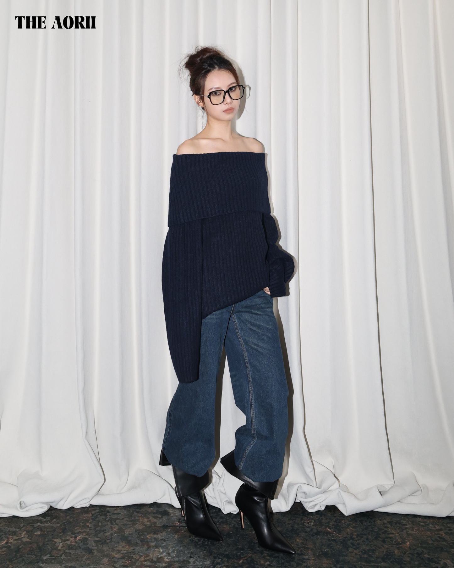 25235(2color) - 藏藍 10%羊毛反折一字領針織毛衣