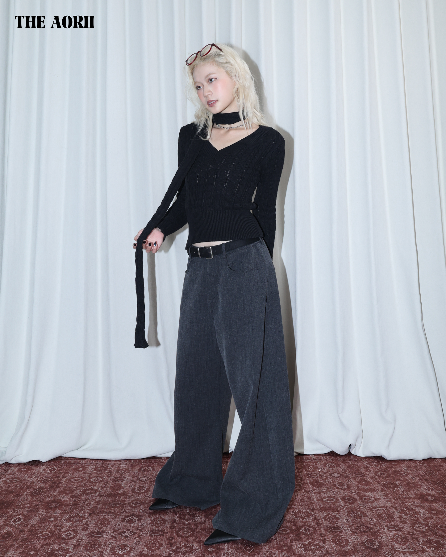 26012 (2color) - 黑 V領收腰針織長袖上衣+圍巾