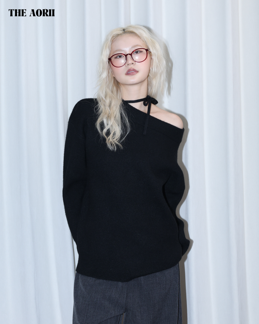 26016 (2color) - 黑 8%羊毛斜肩綁帶毛衣