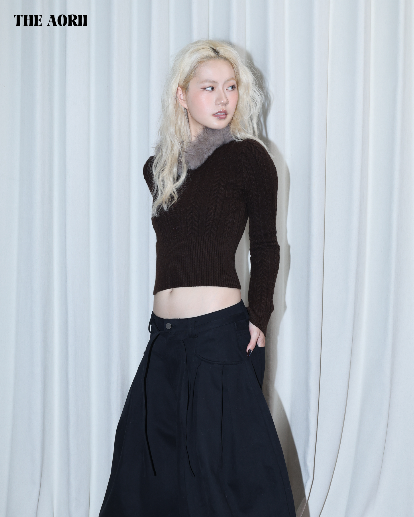 26002(2color) - 棕 毛毛針織排扣收腰長袖上衣(毛毛可拆)