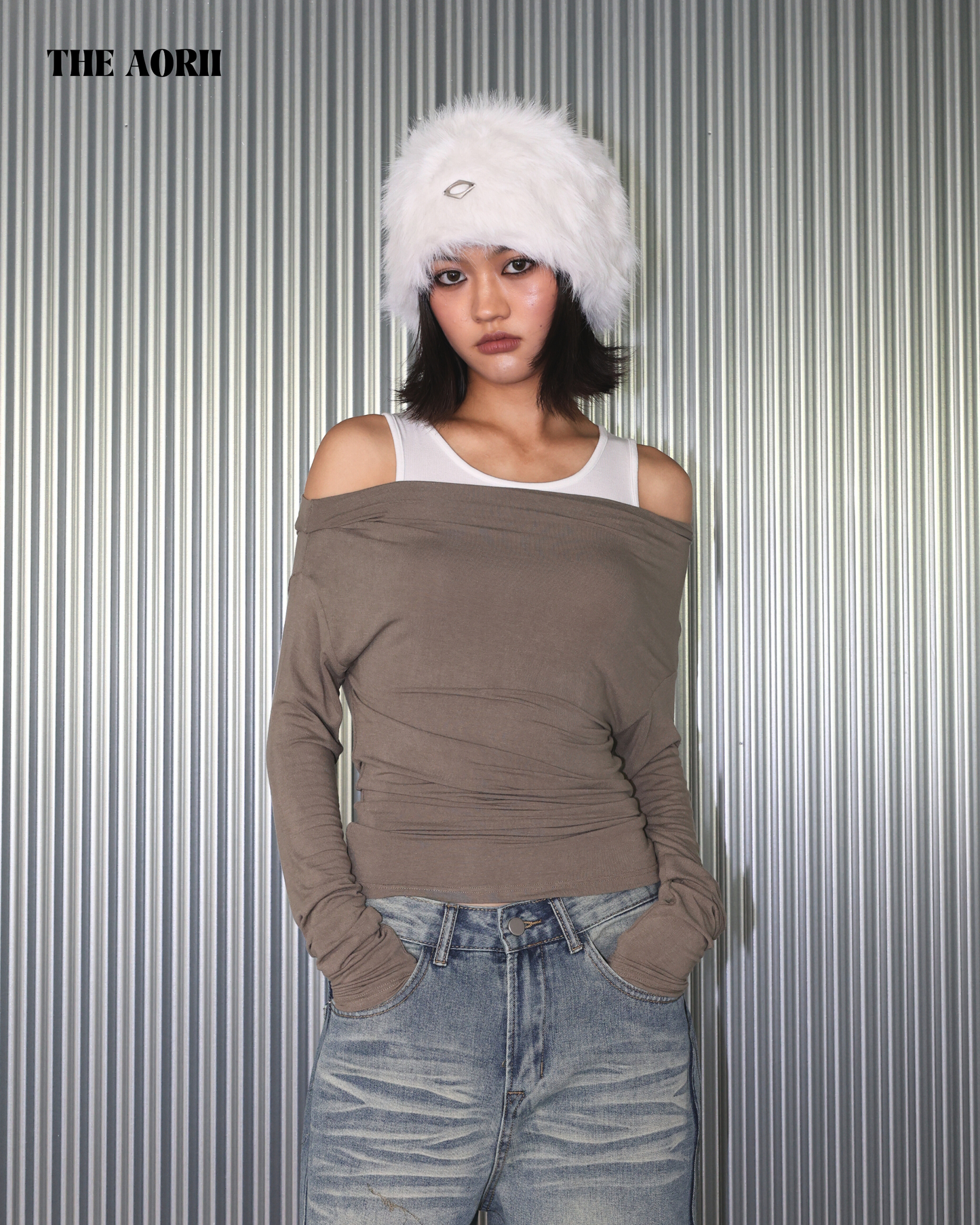 20223(2color) - 綠 一字領長袖背心兩件套