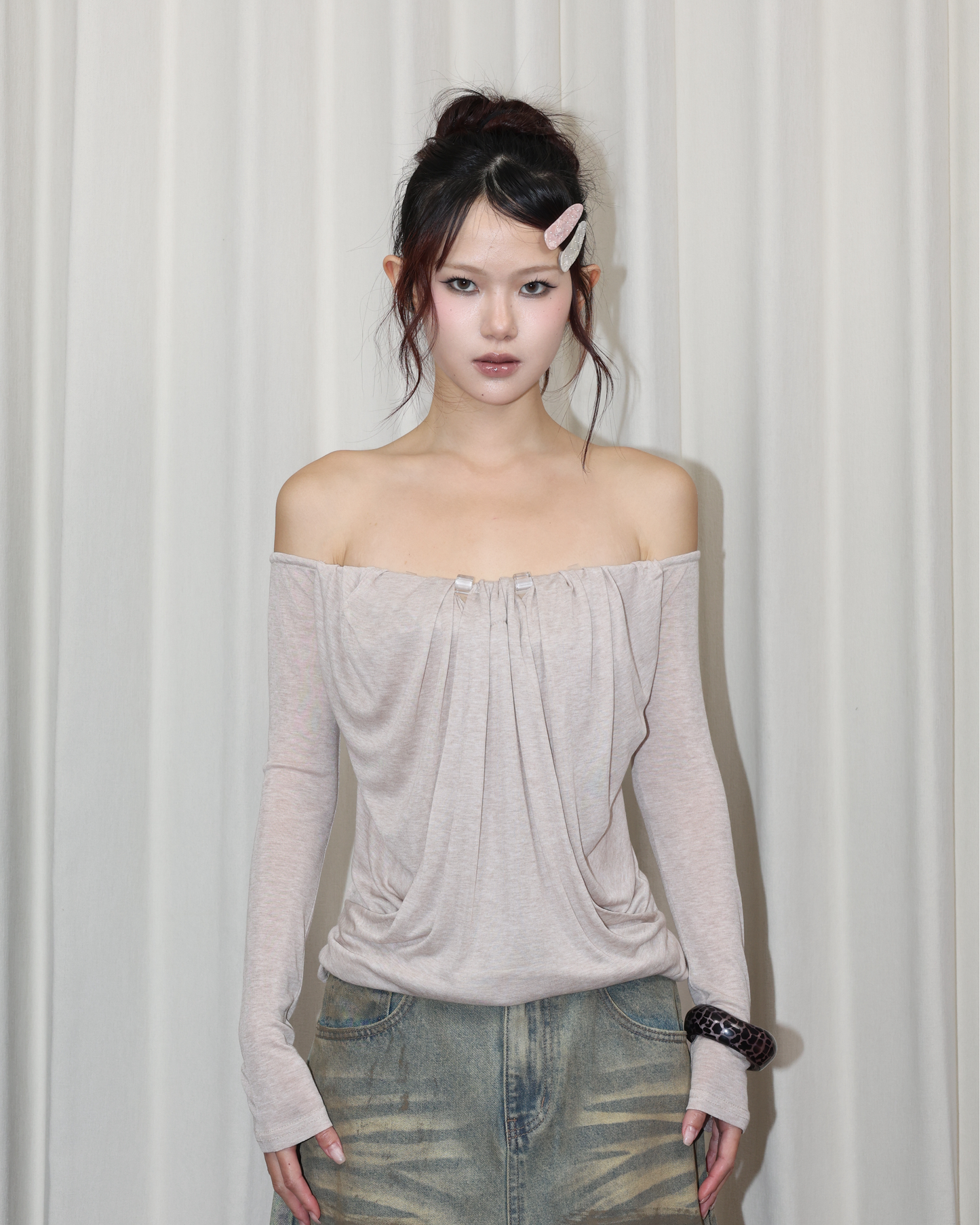 26065 - 一字領抓皺長袖上衣