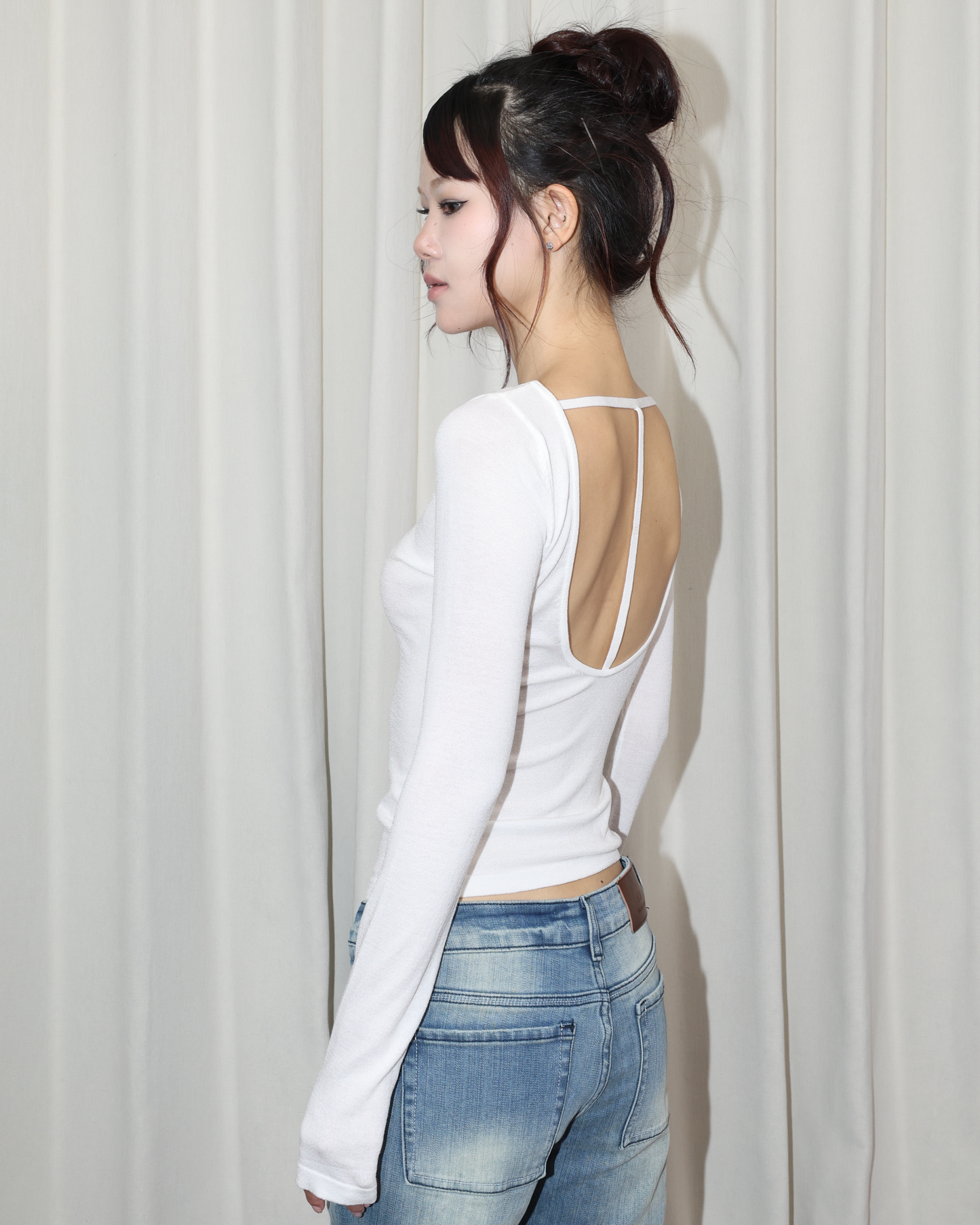 26043(2color) - 白 露背長袖修身上衣