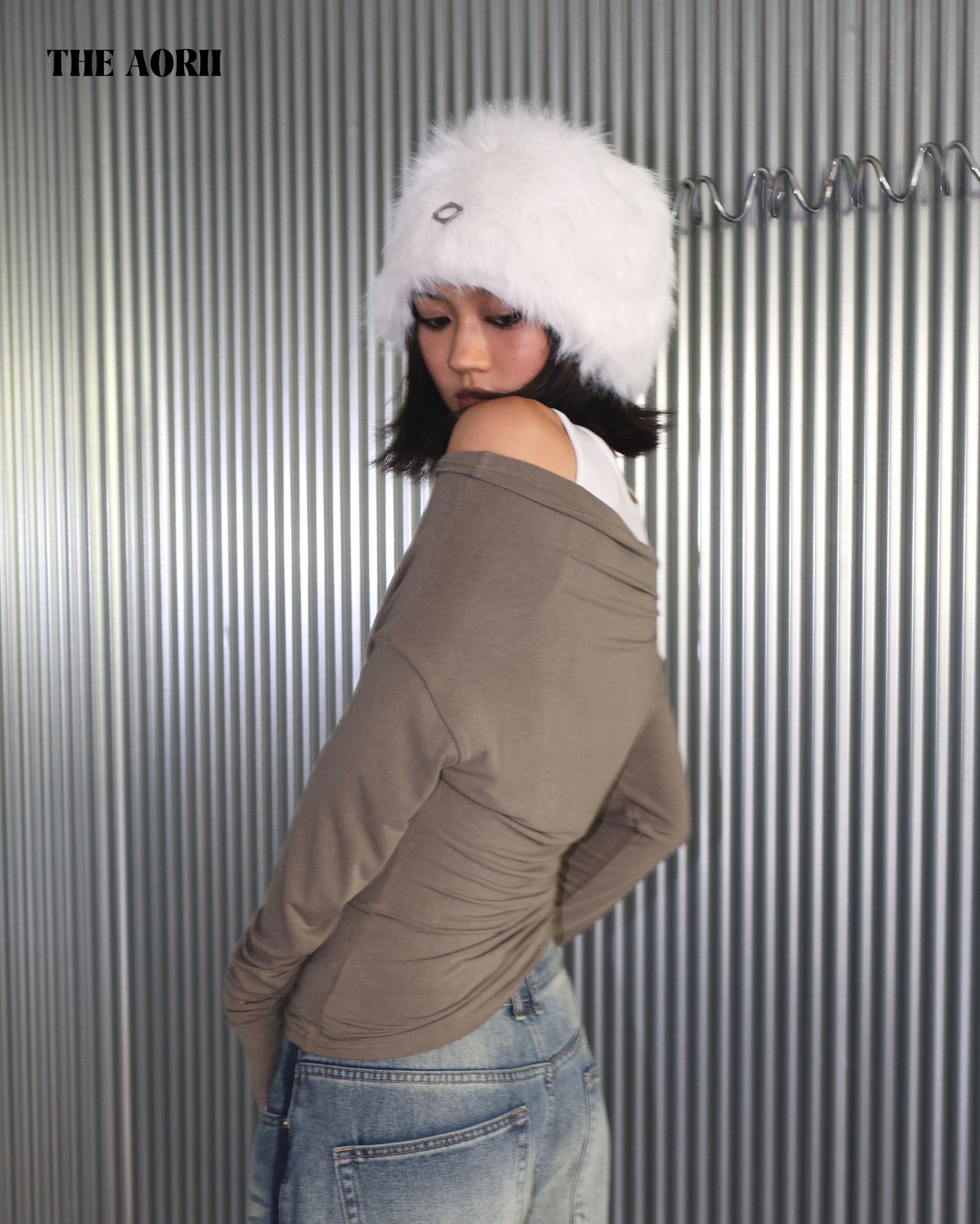 20223(2color) - 綠 一字領長袖背心兩件套