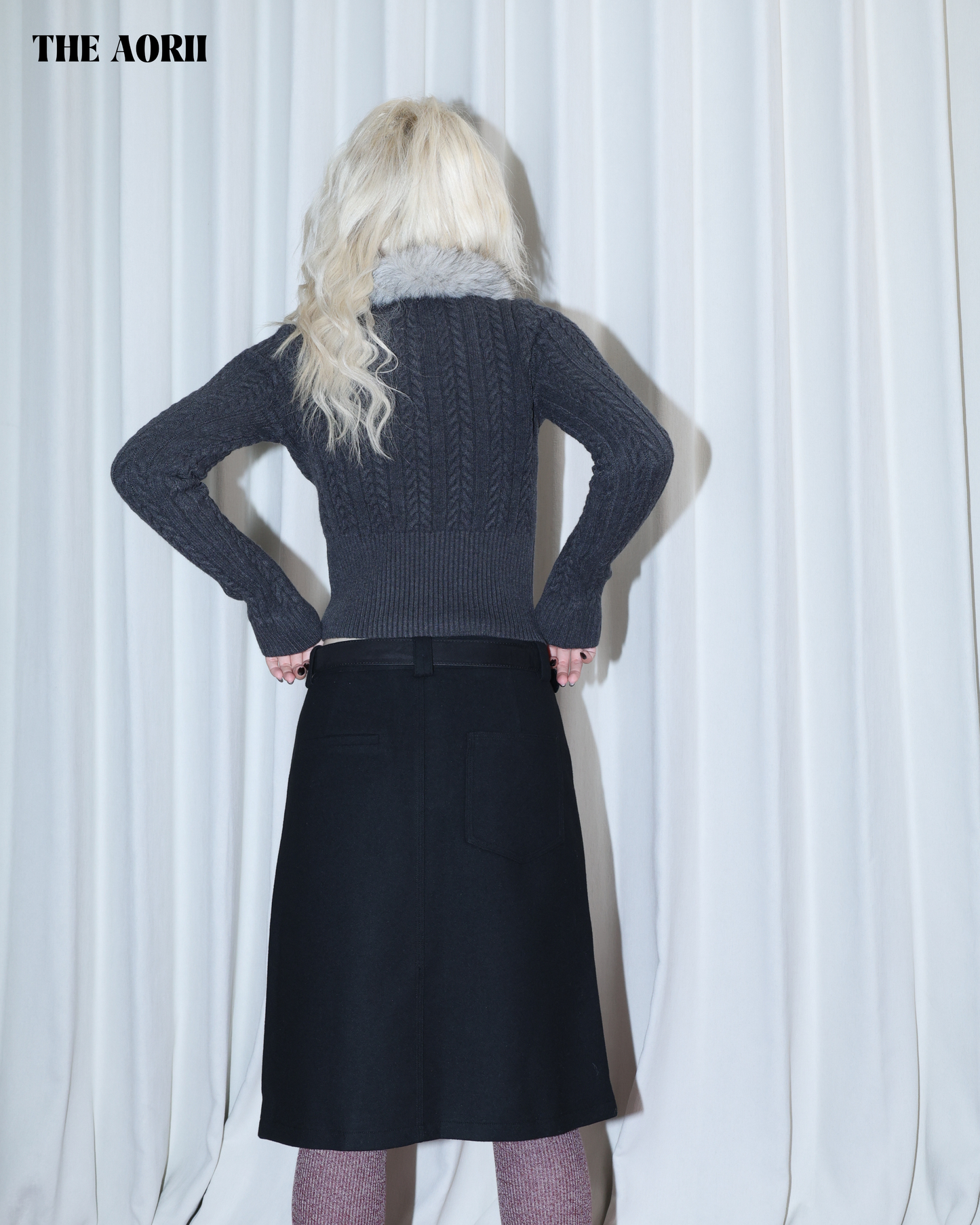 26002 (2color) - 灰 毛毛針織排扣收腰長袖上衣(毛毛可拆)