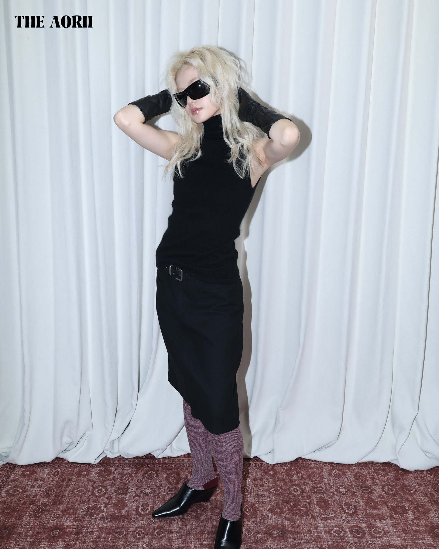 26014 (3color) - 黑 30%浣熊絨小高領削肩背心