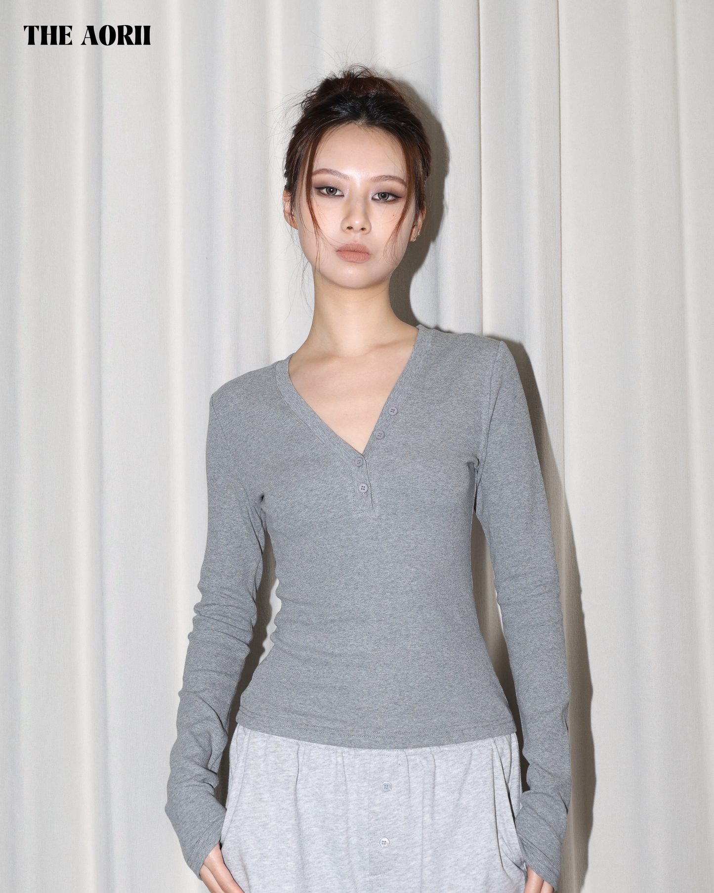 25240(2color) - 灰 V領排扣長袖修身上衣