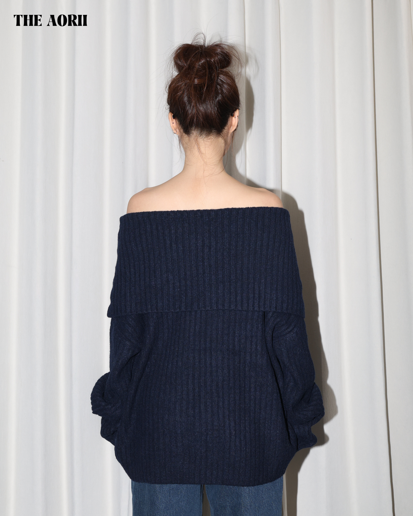 25235(2color) - 藏藍 10%羊毛反折一字領針織毛衣