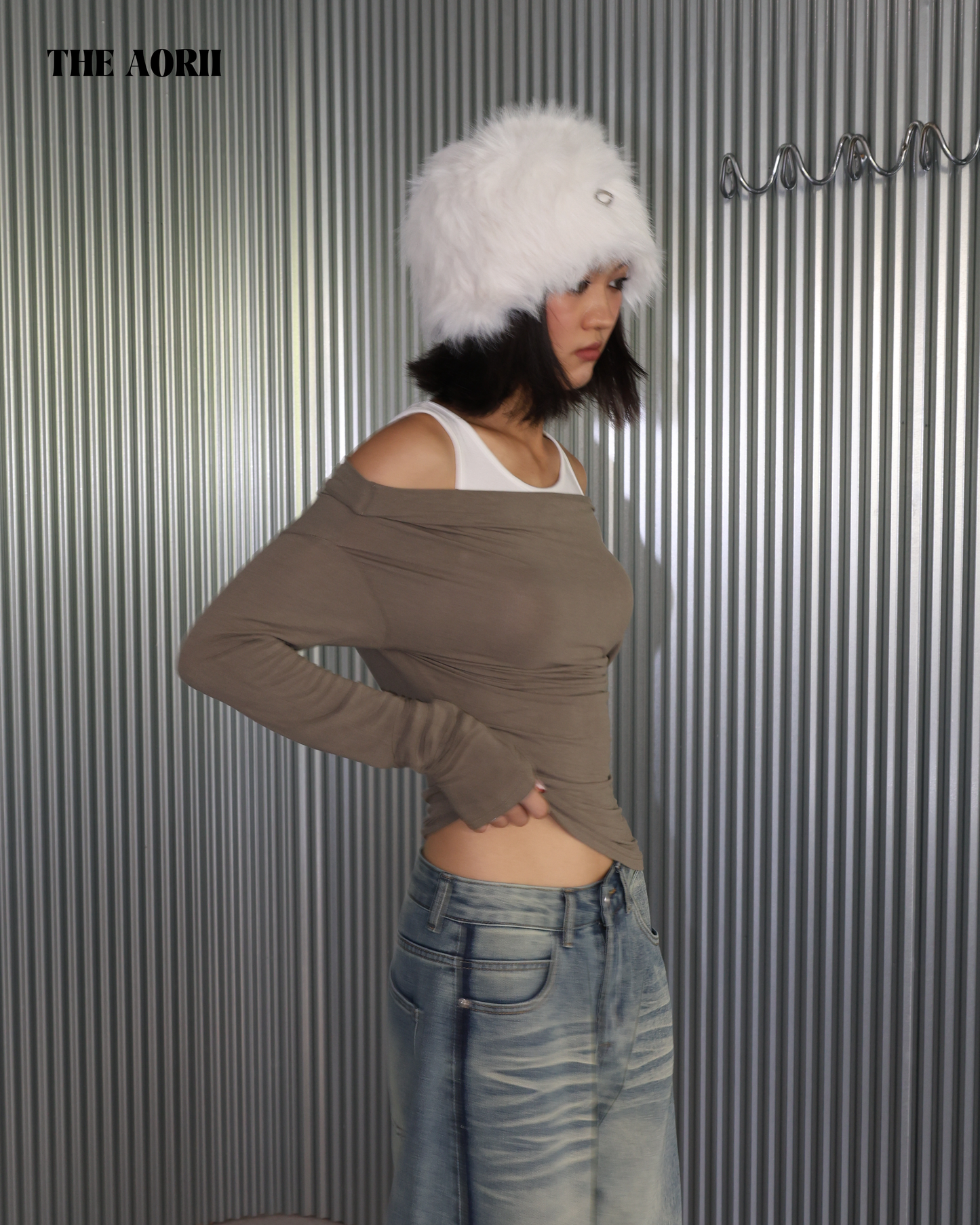 20223(2color) - 綠 一字領長袖背心兩件套