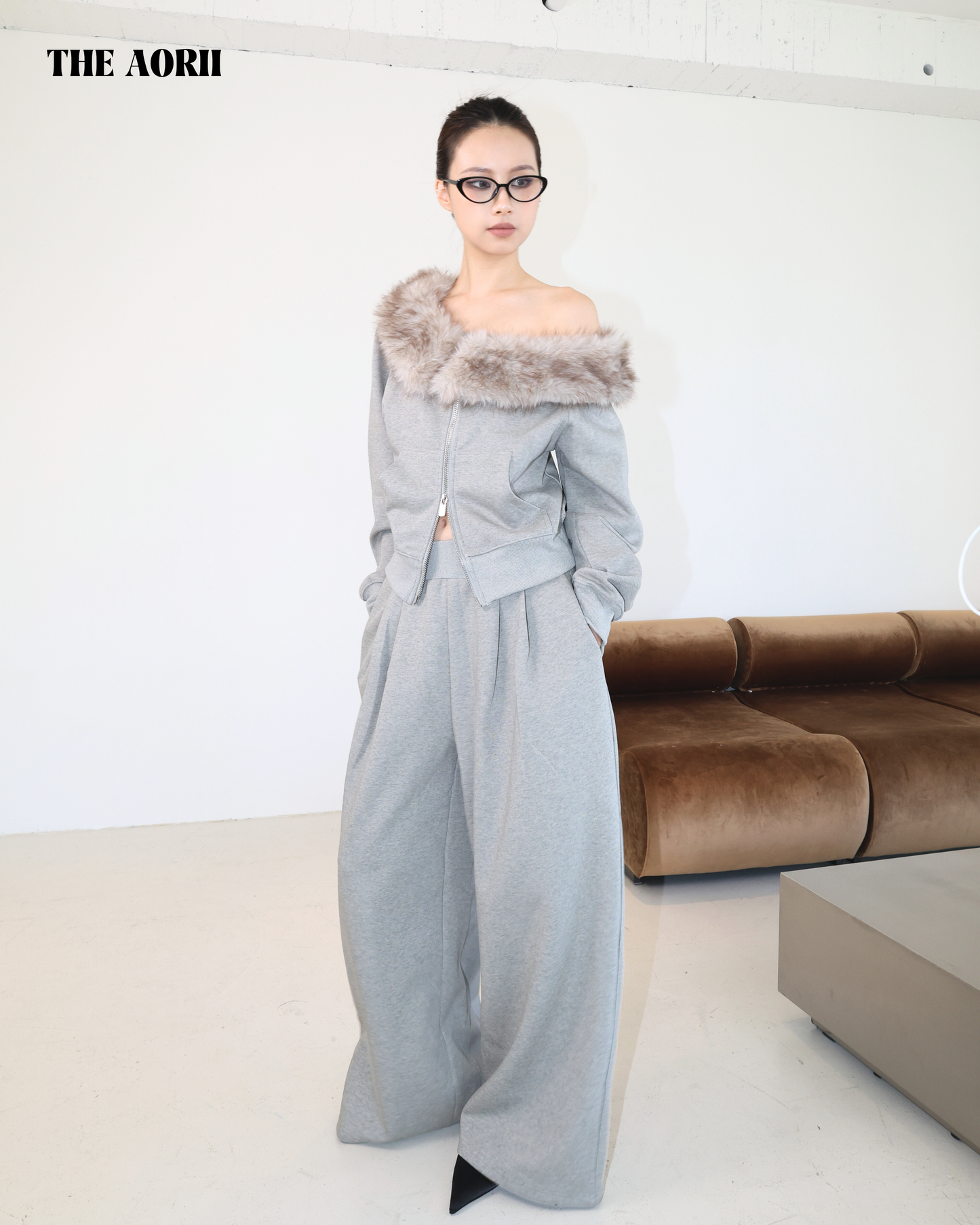 20217 - 毛毛斜肩雙拉鏈衛衣長褲套裝