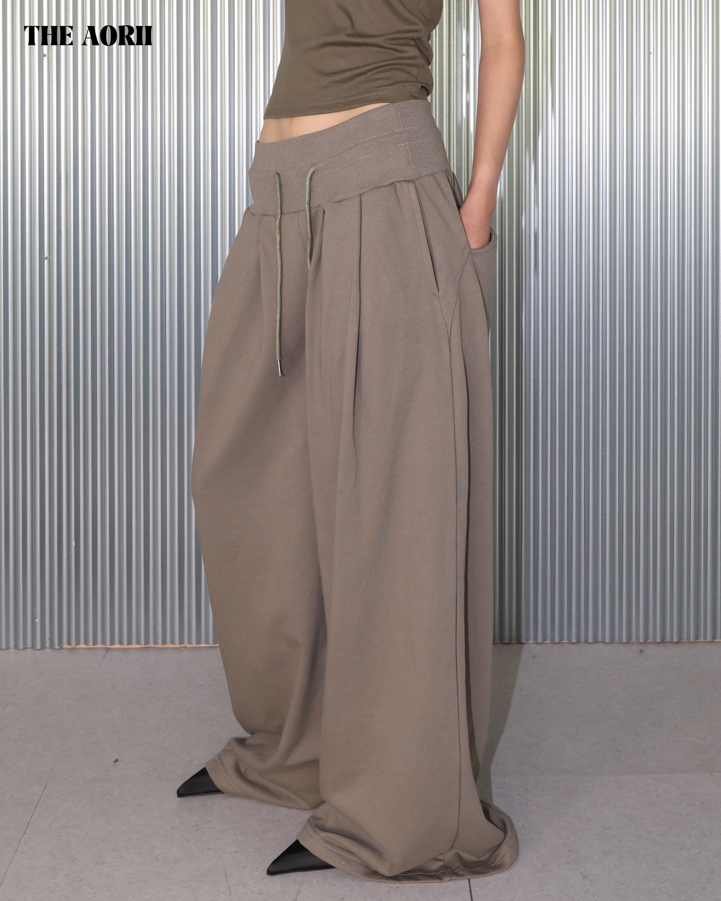 25246 - 抽繩闊腿落地棉褲