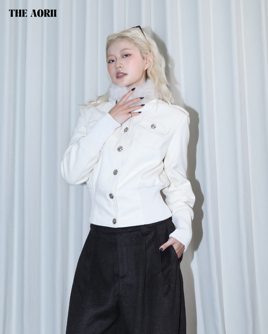 26022 - 毛毛立領正肩排扣收腰外套