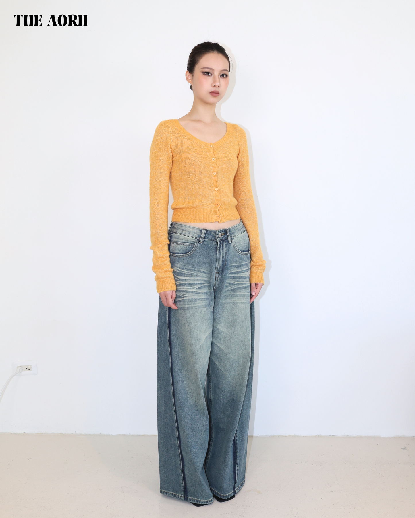 25255 - 中腰寬直筒落地牛仔褲