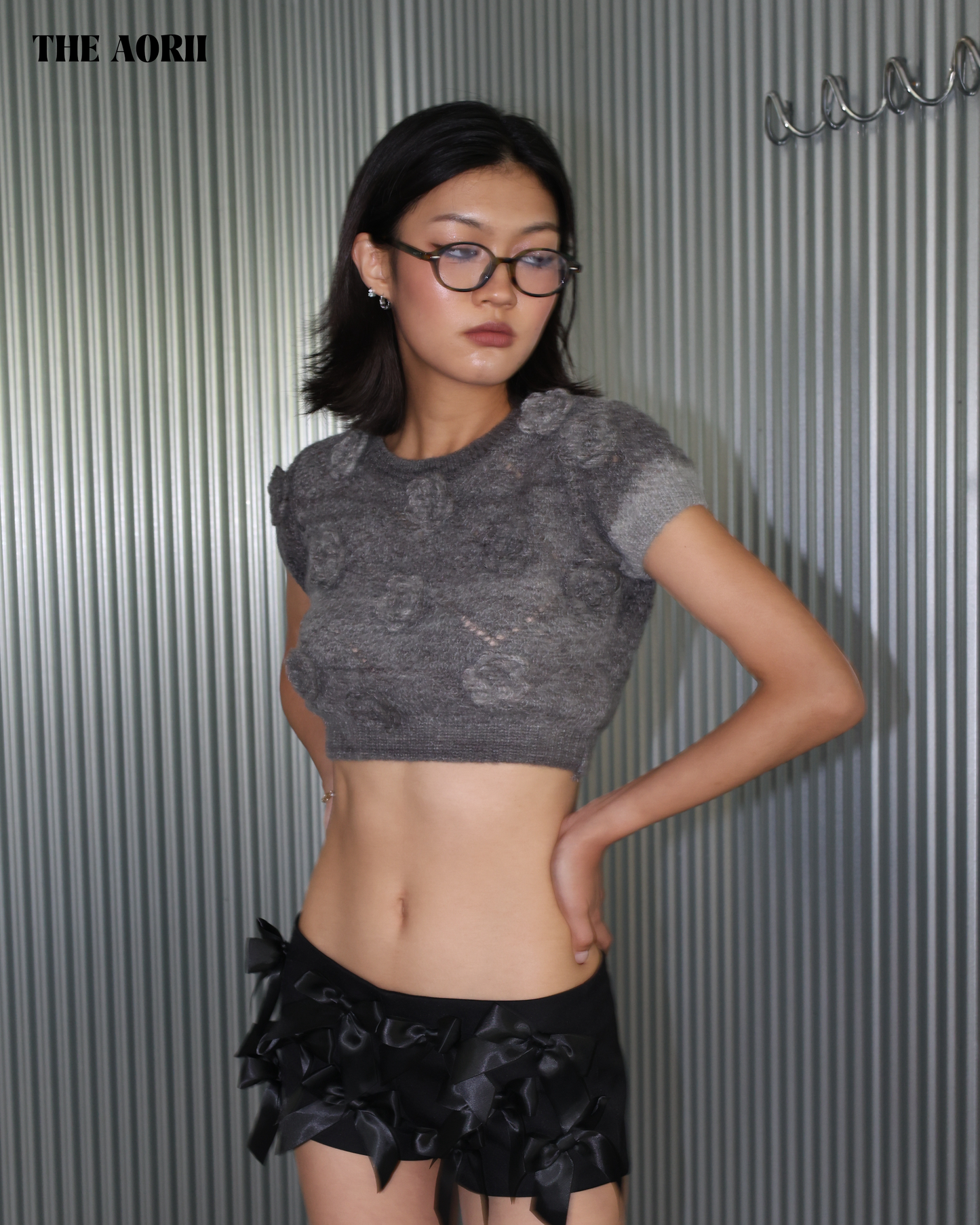 25247 - 花朵漸層針織短袖短版上衣