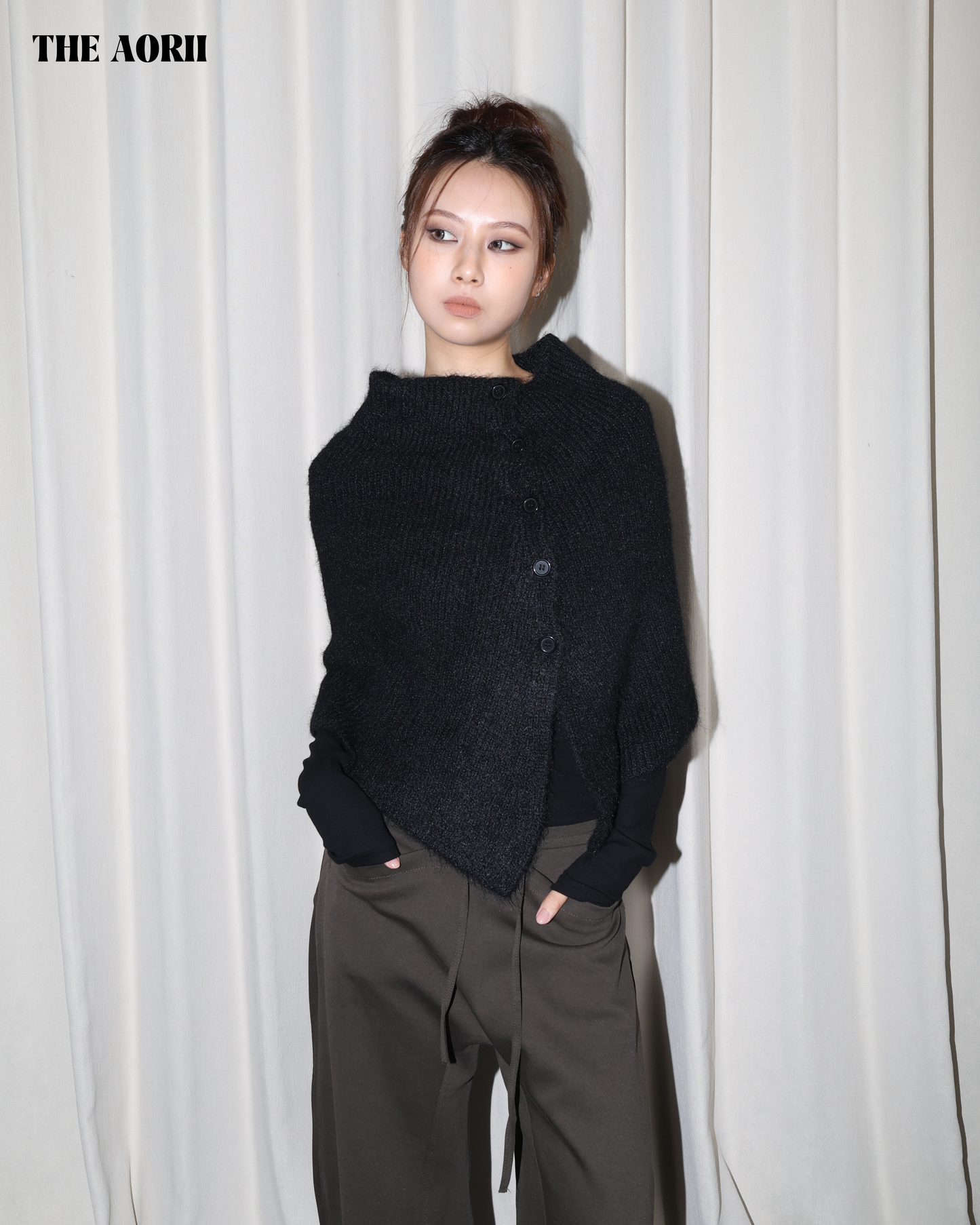 25231(2color) - 黑 排扣針織披肩