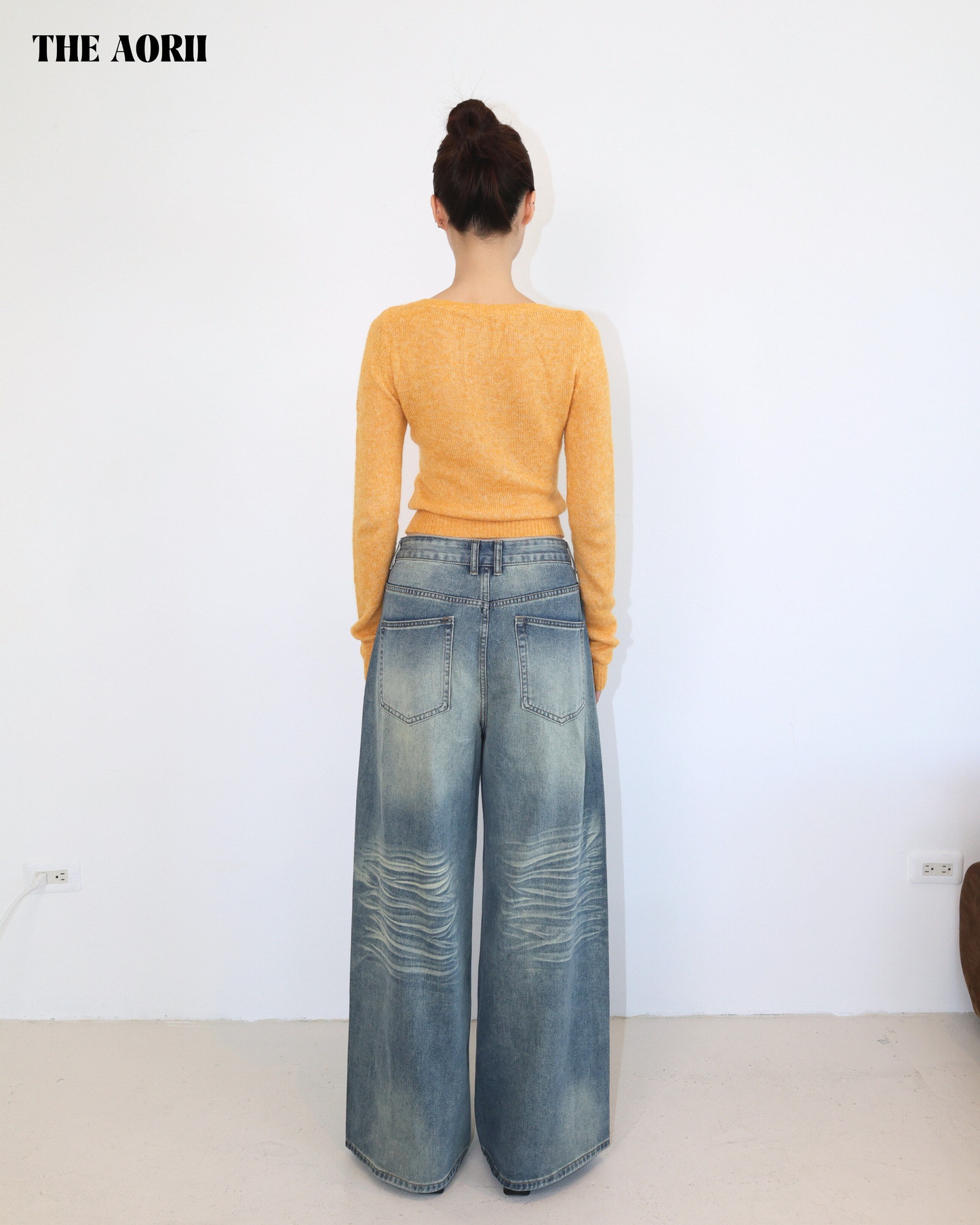 25255 - 中腰寬直筒落地牛仔褲