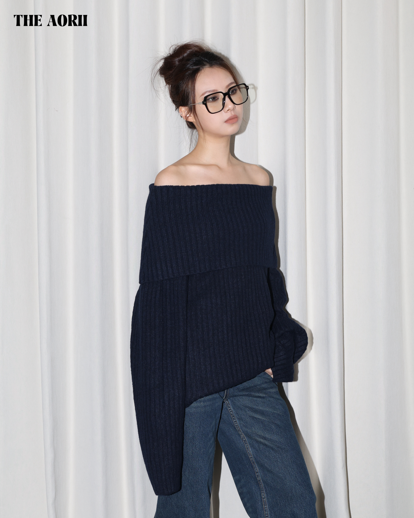 25235(2color) - 藏藍 10%羊毛反折一字領針織毛衣