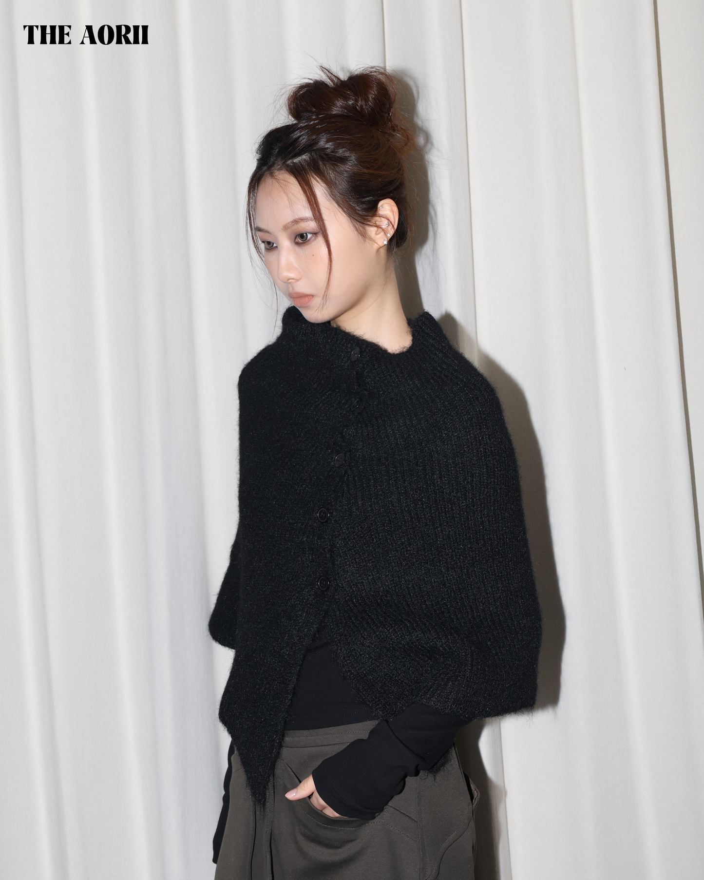 25231(2color) - 黑 排扣針織披肩