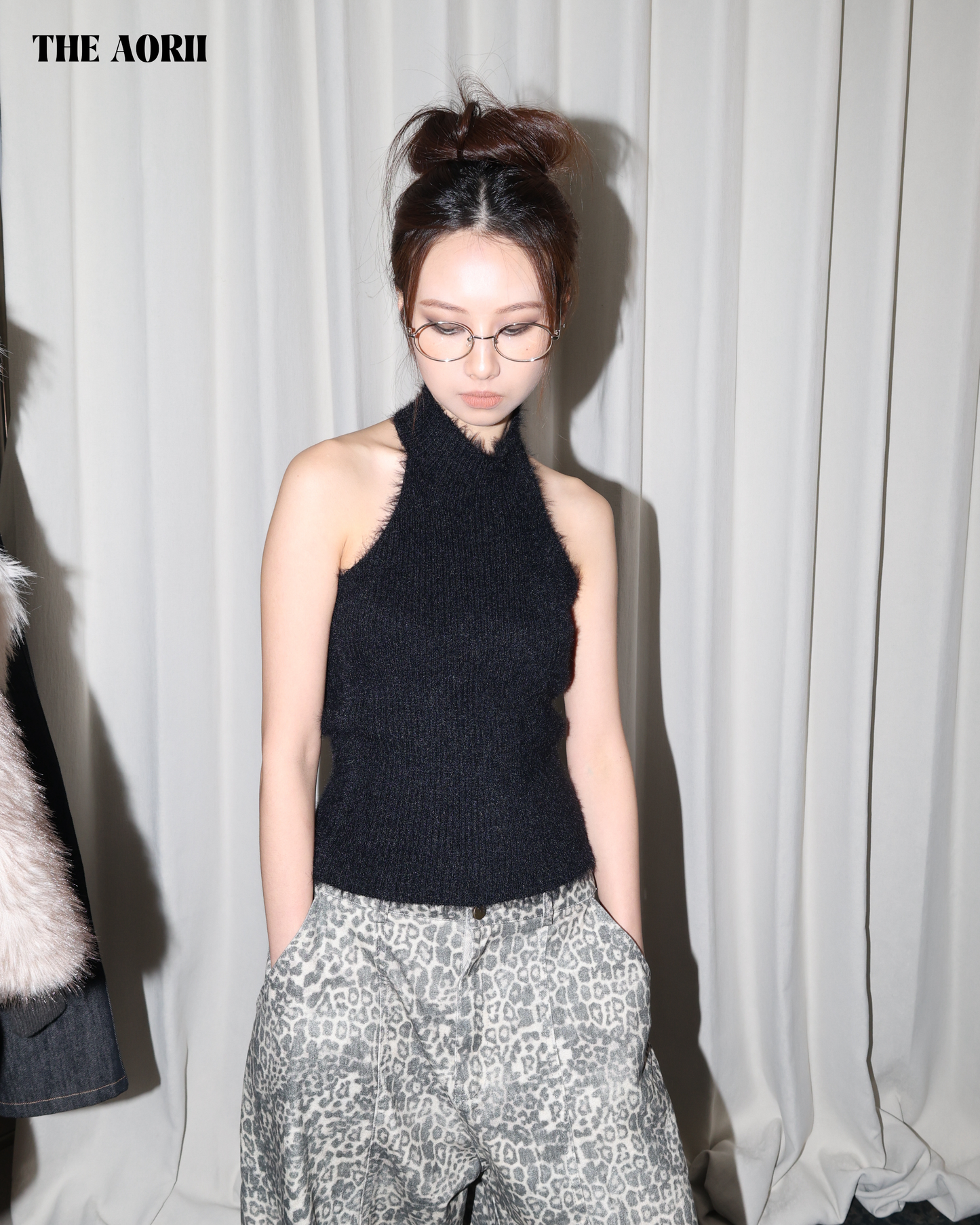 25242(4color) - 黑 水貂毛繞脖削肩針織背心