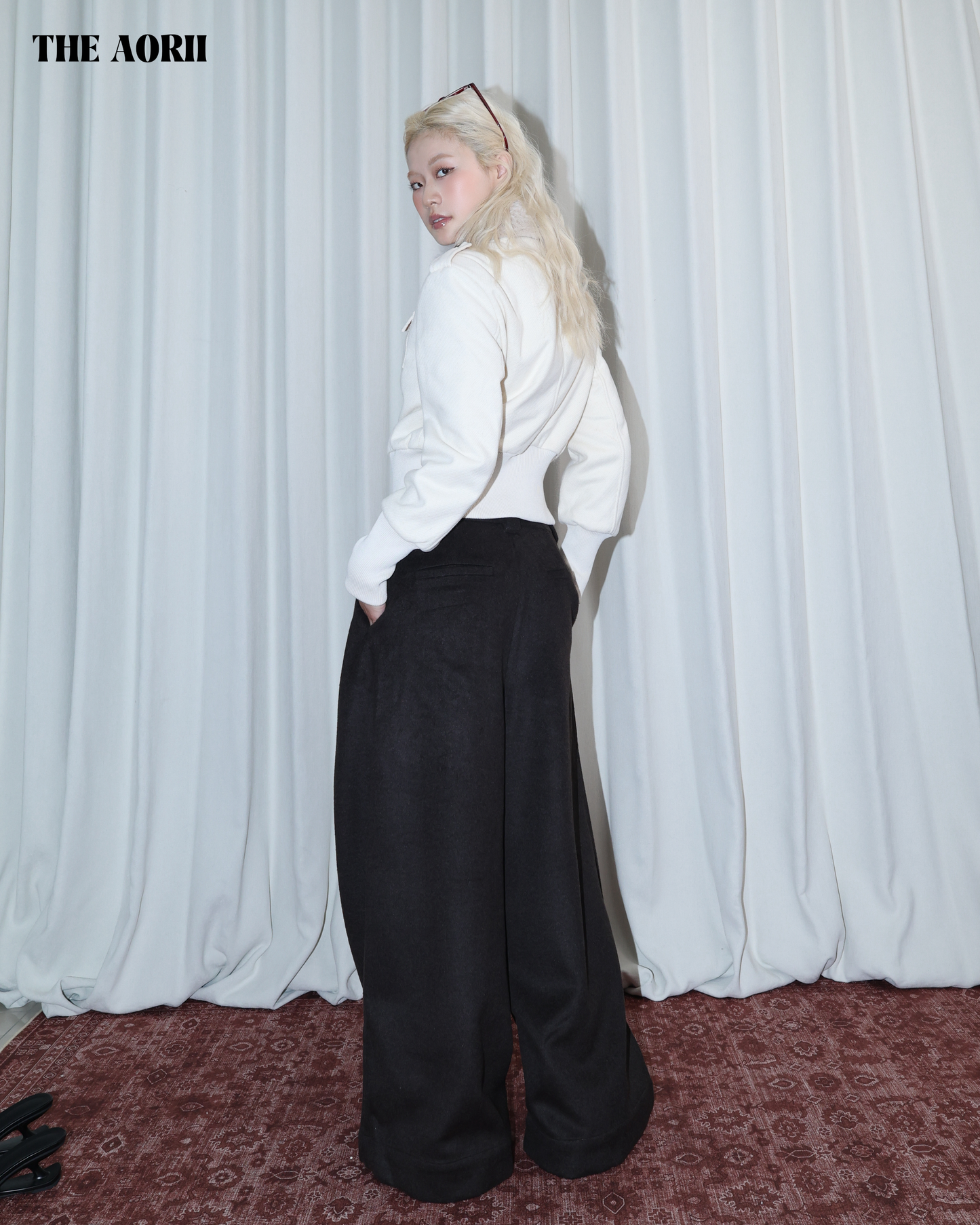 26022 - 毛毛立領正肩排扣收腰外套