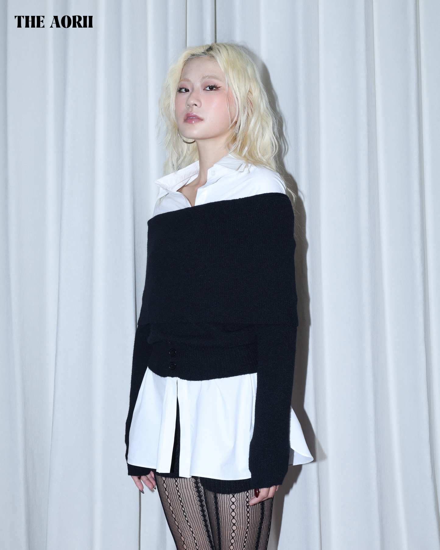 25280(2color) - 黑 一字領反折收腰長袖針織上衣