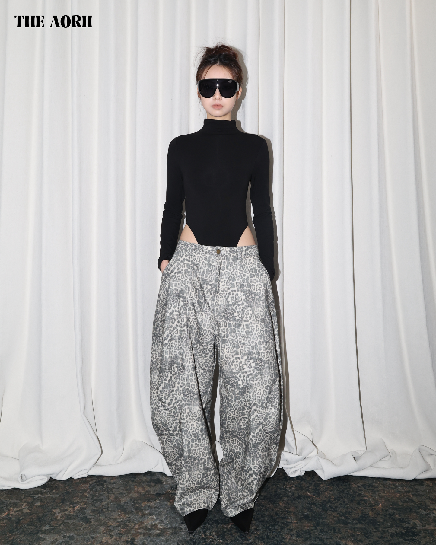 25224 - 小高領開高衩長袖連體衣