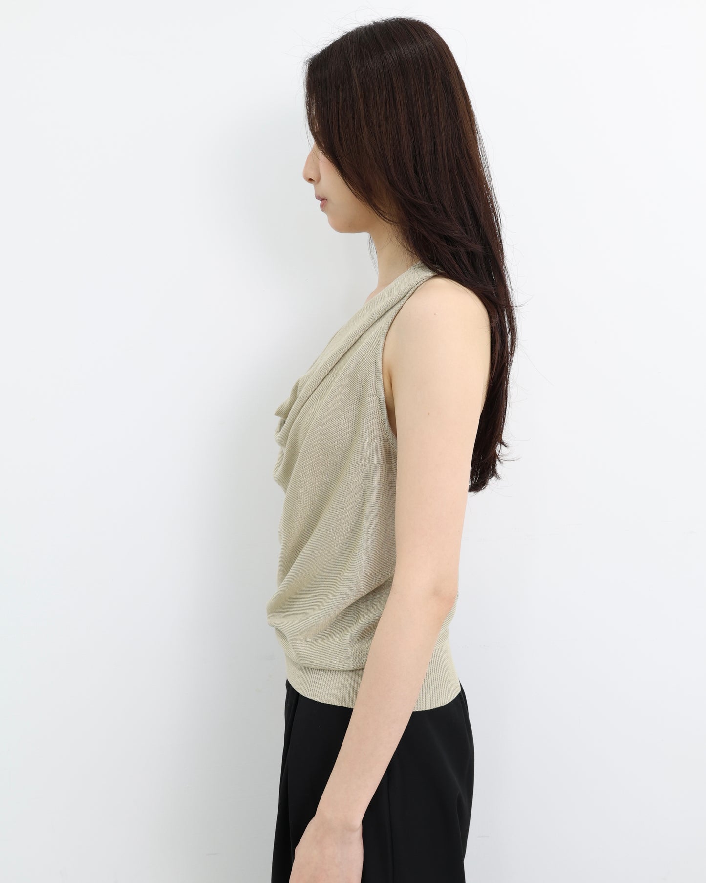 25081(4color) - 卡其 蕩領露背針織上衣