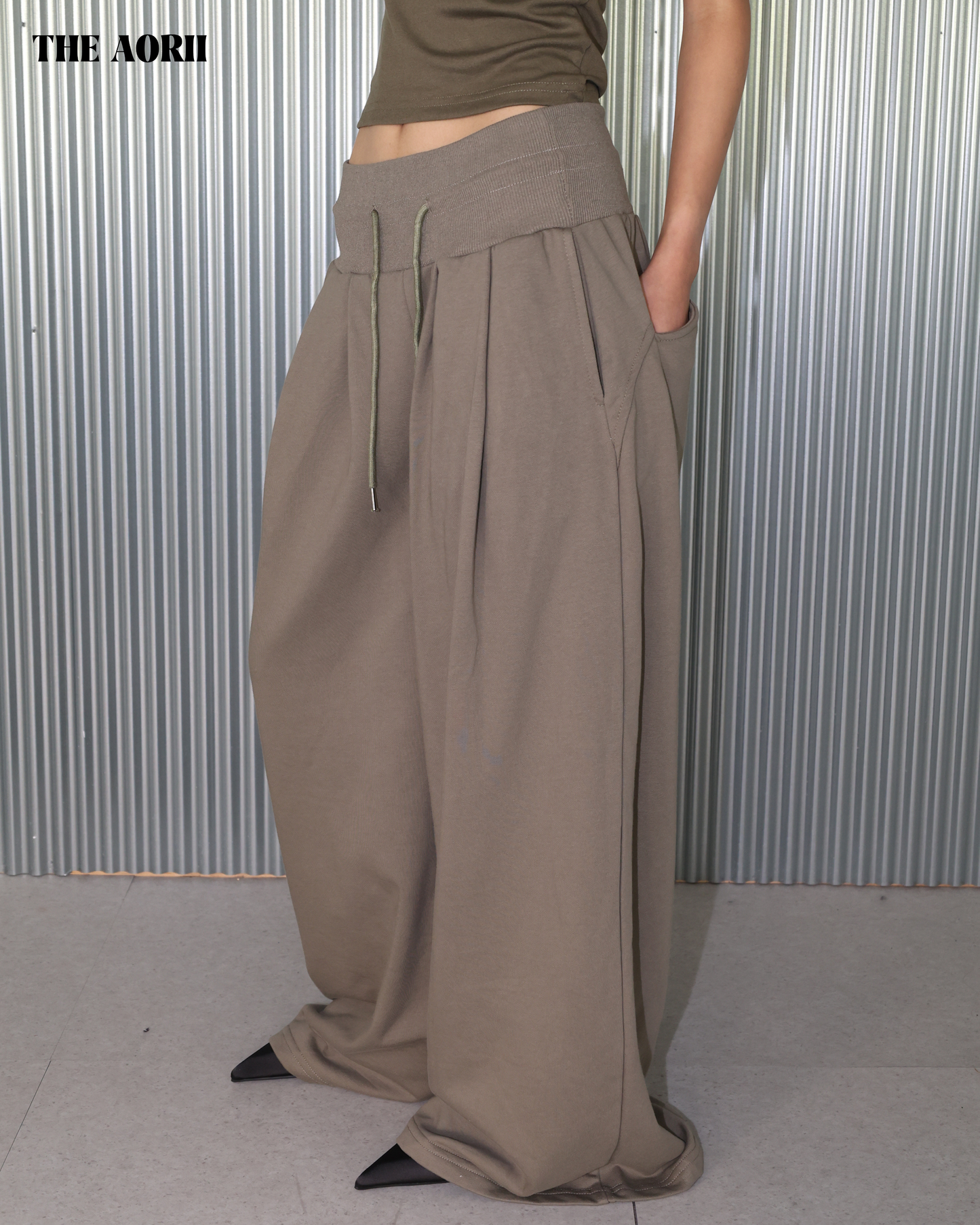 25246 - 抽繩闊腿落地棉褲