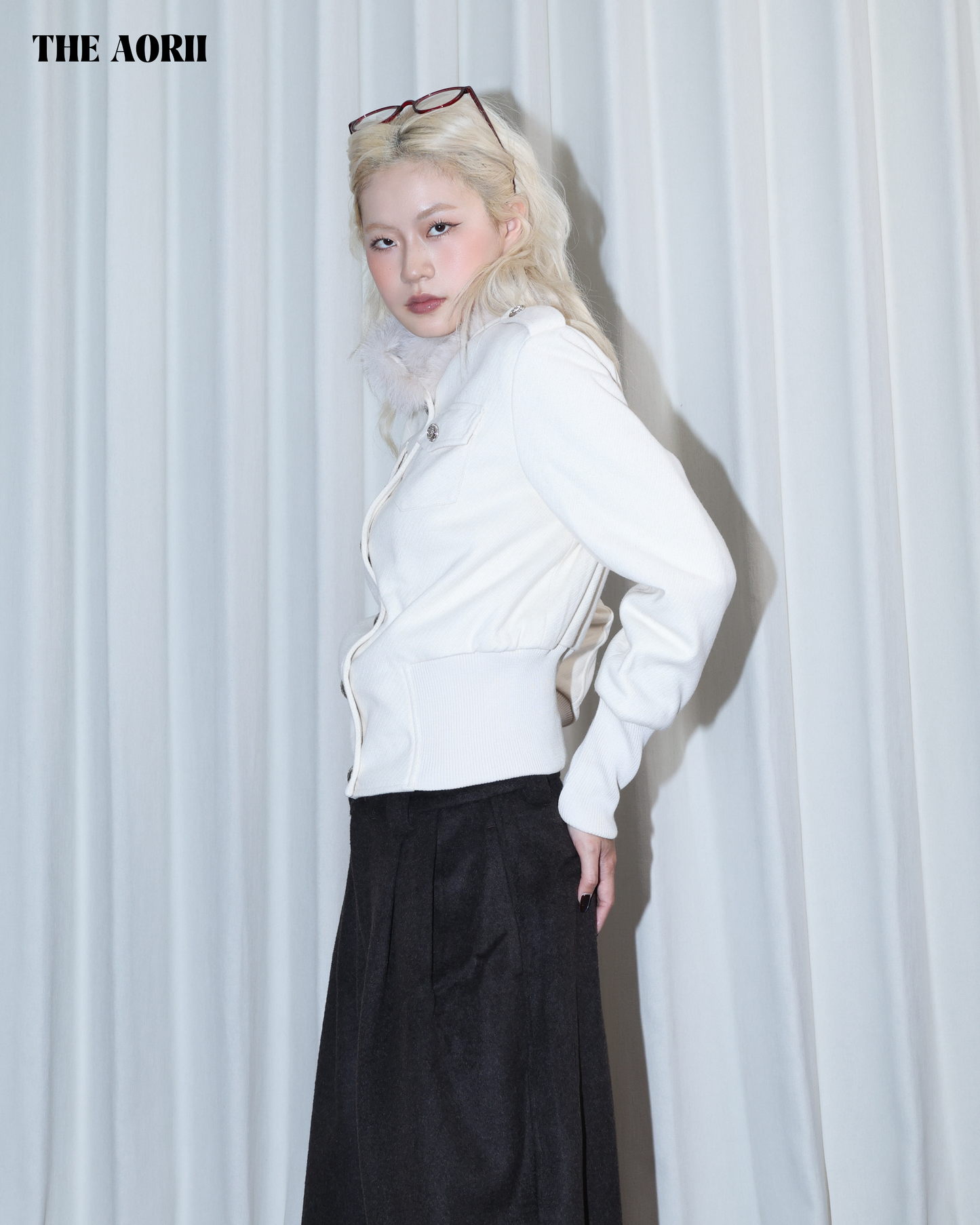 26022 - 毛毛立領正肩排扣收腰外套