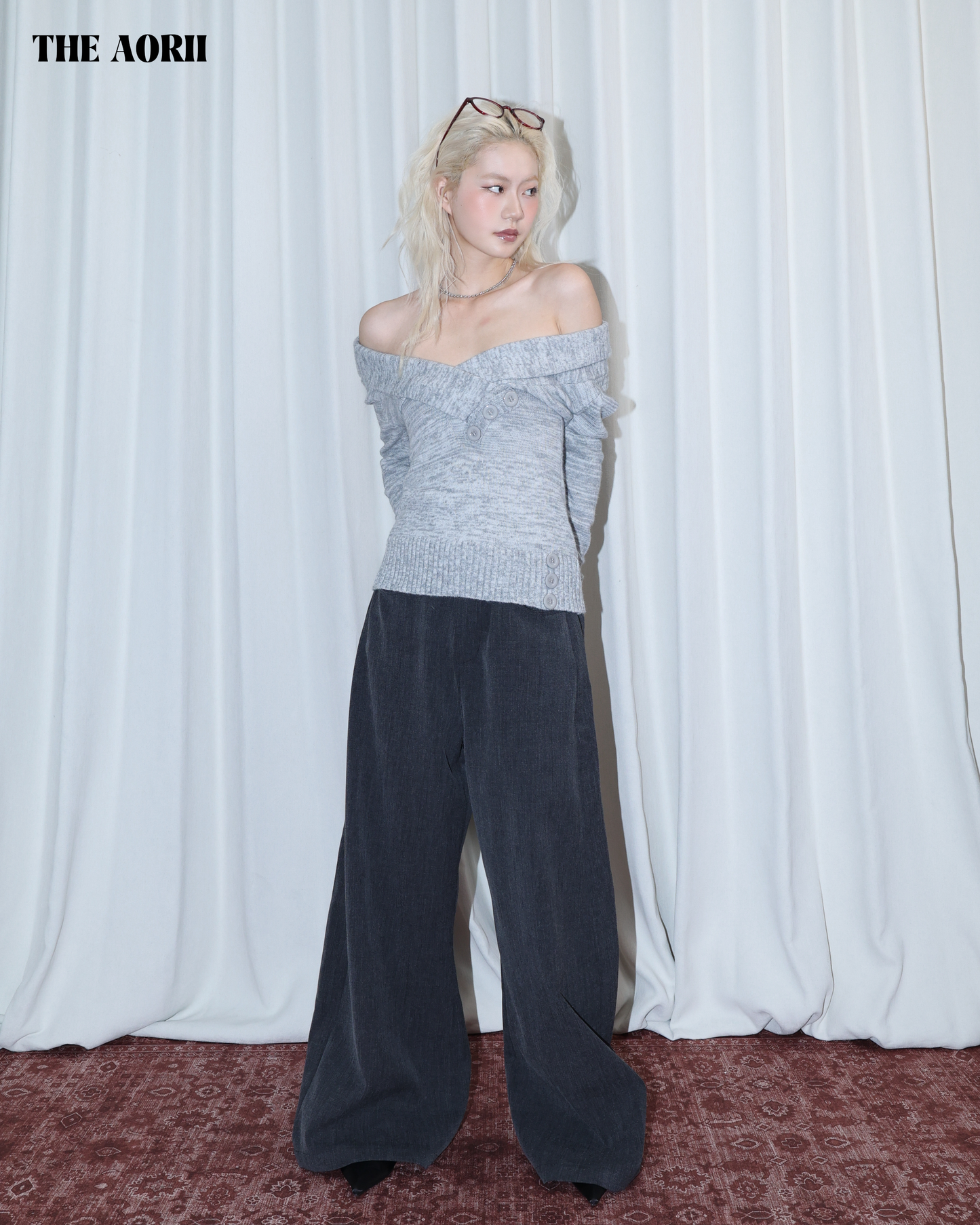 26028 - 復古V領鈕扣收腰上衣