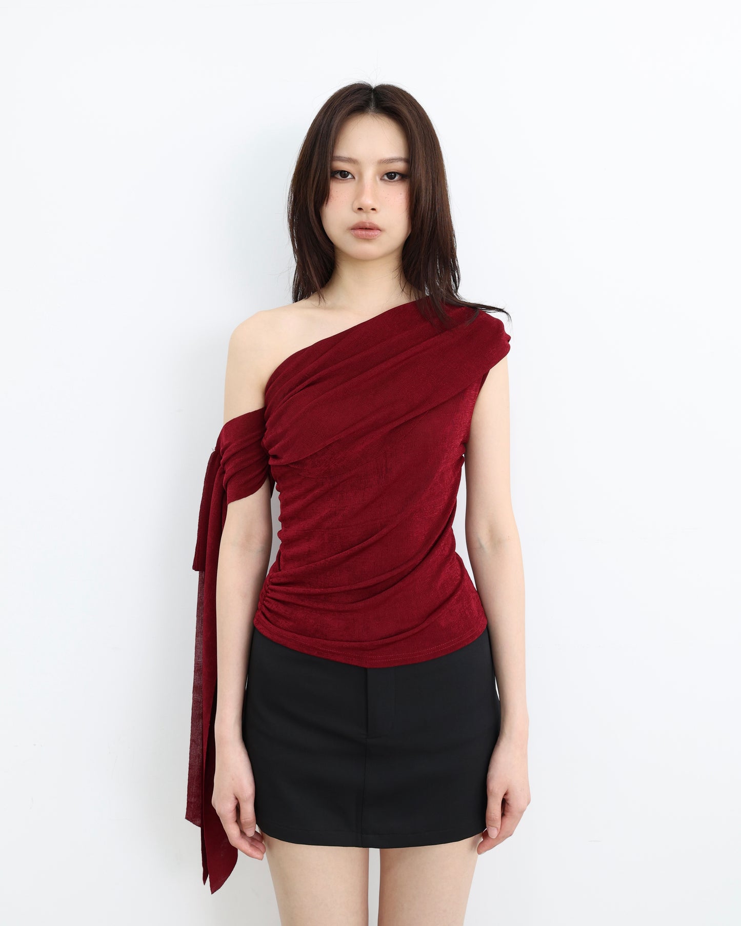 25061(2color) - 安可拉紅 斜肩飄帶網紗彈力上衣