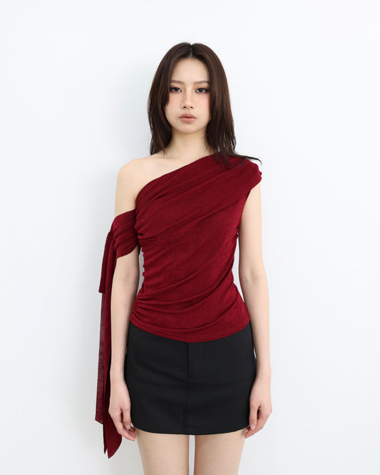 25061(2color) - 安可拉紅 斜肩飄帶網紗彈力上衣